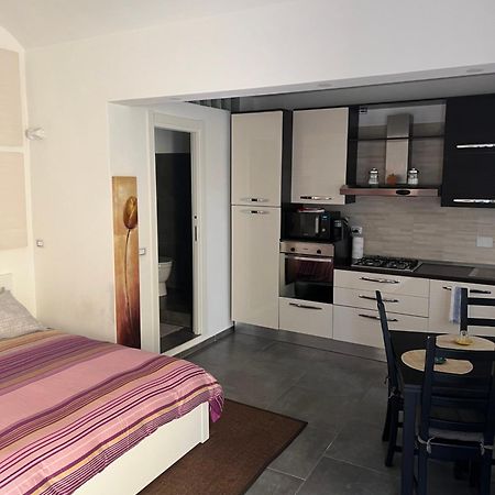 Free ParkingAppartamento Angolo Di Relax!!! 리볼리 외부 사진