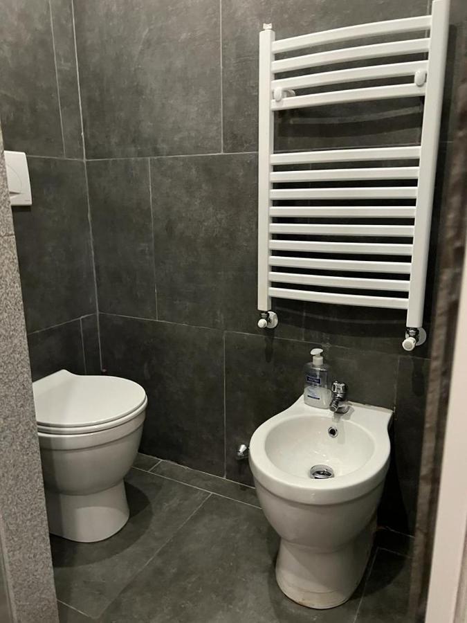 Free ParkingAppartamento Angolo Di Relax!!! 리볼리 외부 사진